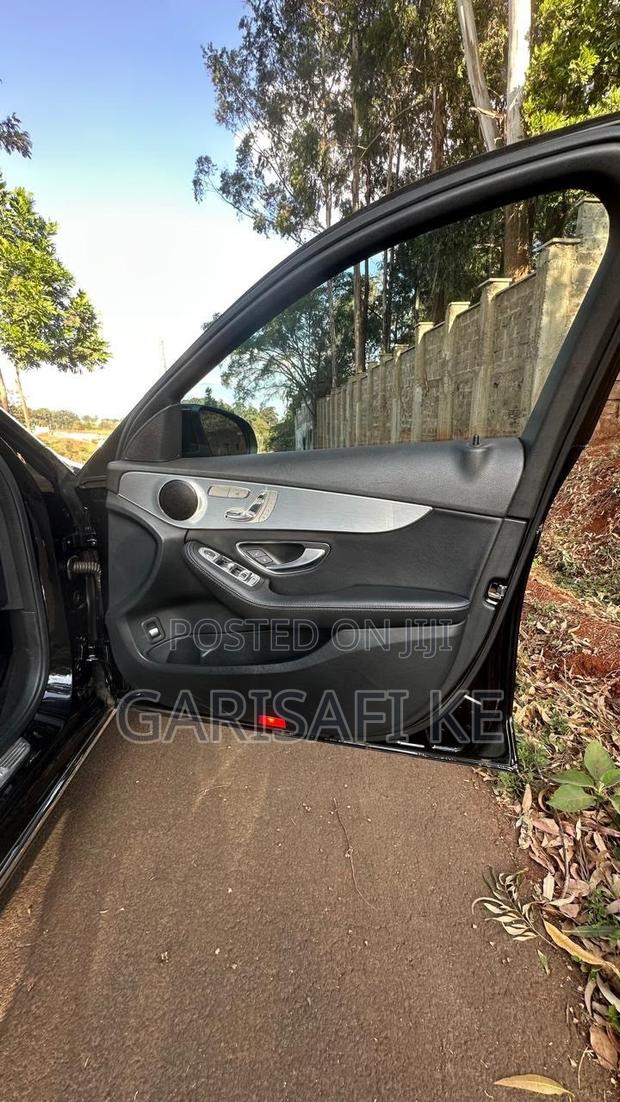 Mercedes-Benz C200 2016 Black