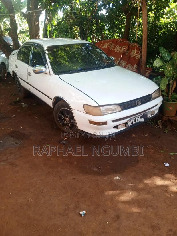 Toyota Carina 1999 White
