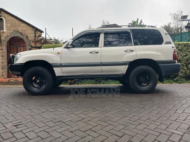 Toyota Land Cruiser 2004 White