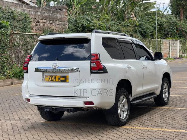 Toyota Land Cruiser Prado 2.7 i 2011 White