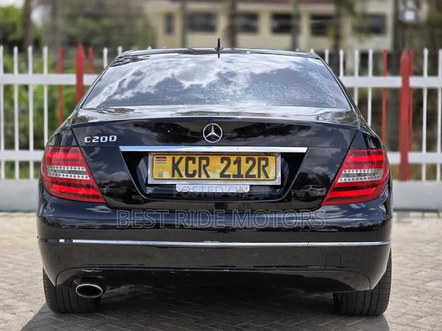 Mercedes-Benz C200 2011 Black