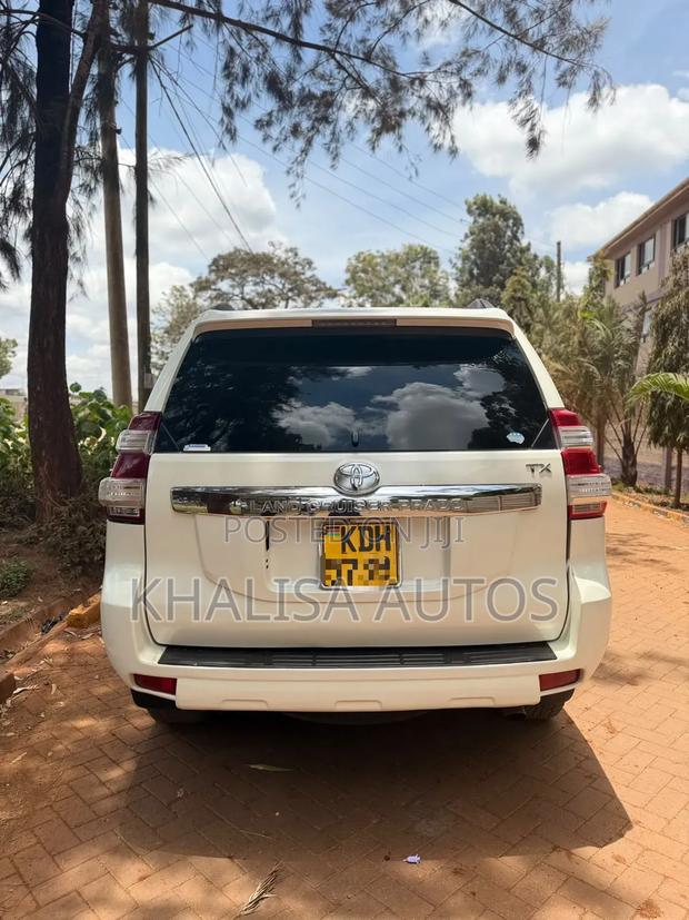 Toyota Land Cruiser Prado 2015 White