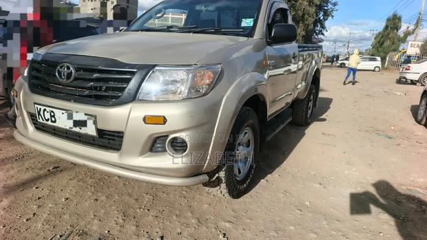Toyota Hilux 2014 Brown