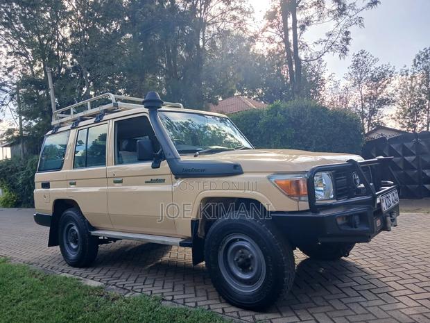 Toyota Land Cruiser 2018 Beige