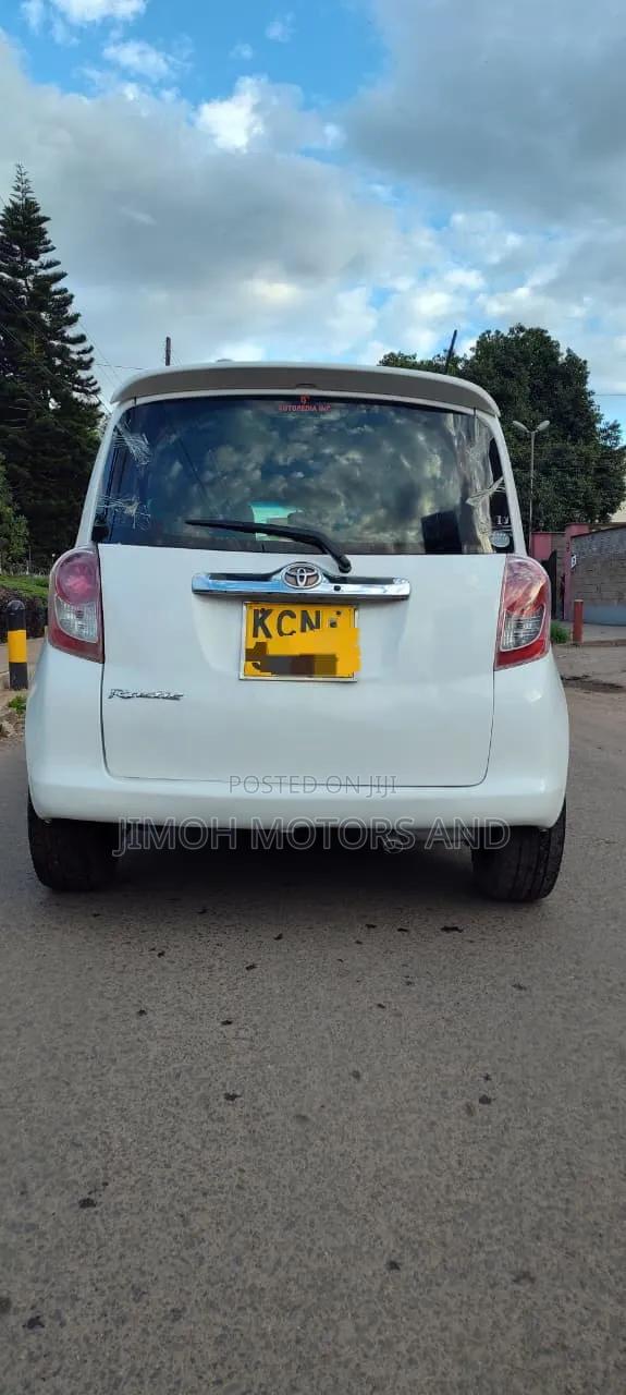 Toyota Ractis 2010 White