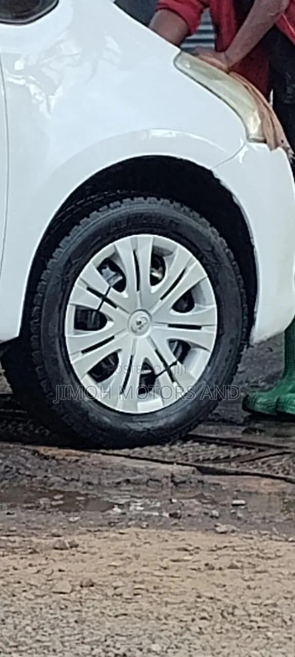 Toyota Ractis 2010 White