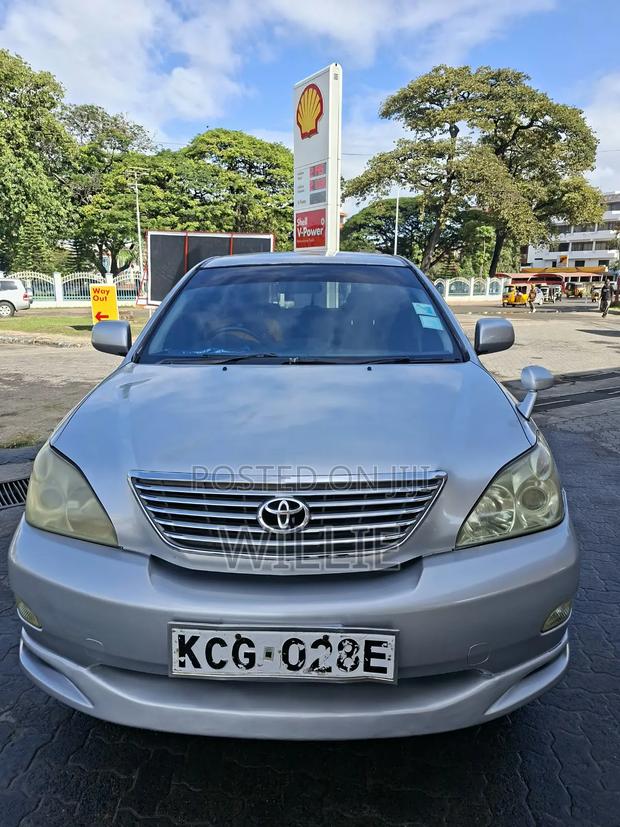 Toyota Harrier 2009 White