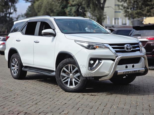 Toyota Fortuner 2019 White