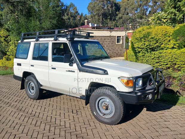 Toyota Land Cruiser 2018 White