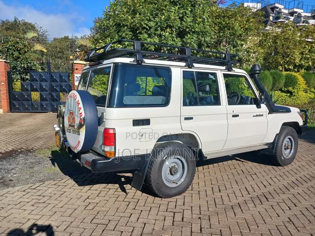Toyota Land Cruiser 2018 White