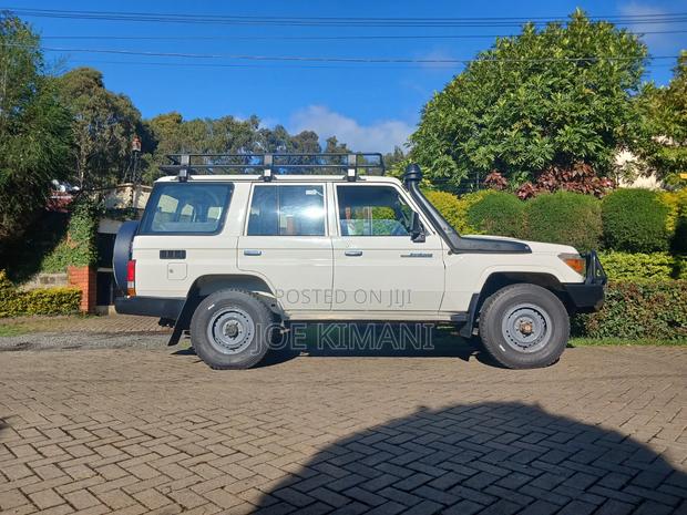 Toyota Land Cruiser 2018 White
