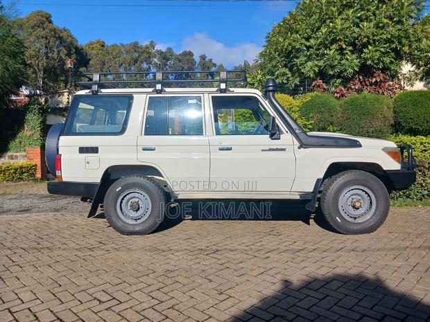 Toyota Land Cruiser 2018 White