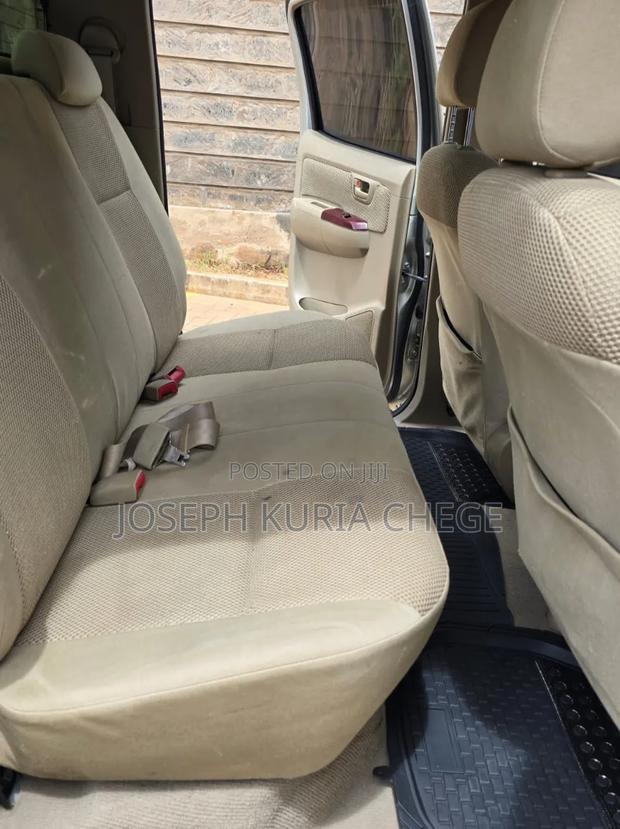 Toyota Hilux 2011 Ivory