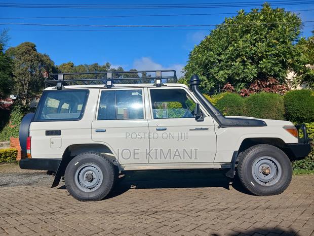 Toyota Land Cruiser 2018 White