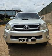 Toyota Hilux 2011 Ivory for sale