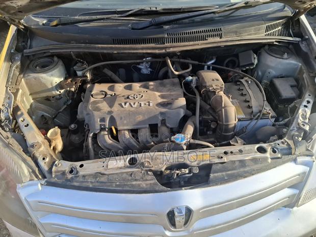 Toyota IST 2006 Silver