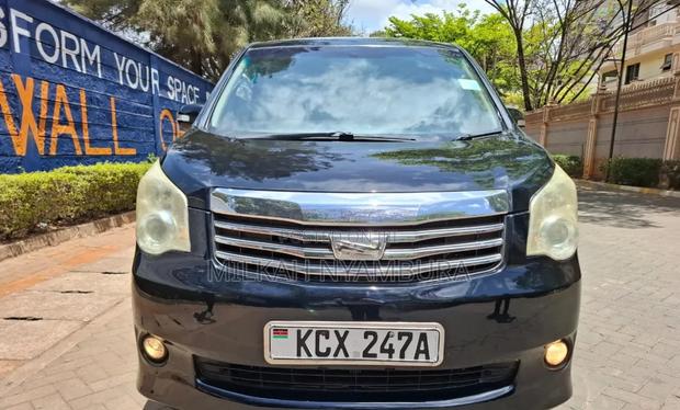 Toyota Noah 2012 Black