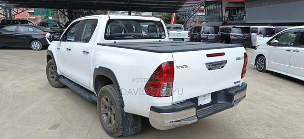 Toyota Hilux 2020 White