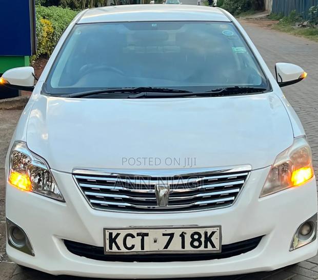 Toyota Premio 2013 Silver