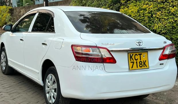 Toyota Premio 2013 Silver
