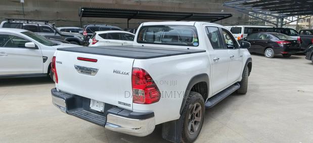 Toyota Hilux 2020 White