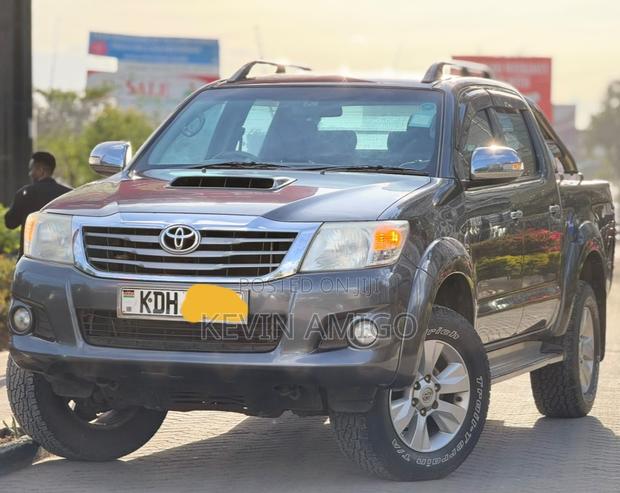 Toyota Hilux 2015 Silver