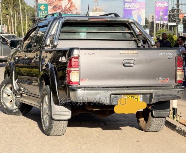 Toyota Hilux 2015 Silver