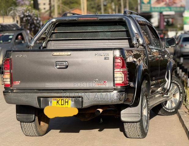 Toyota Hilux 2015 Silver