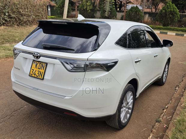 Toyota Harrier 2.0 2016 White