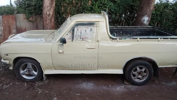 Datsun 1200 1971 Beige