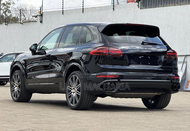 Porsche Cayenne 2018 Black