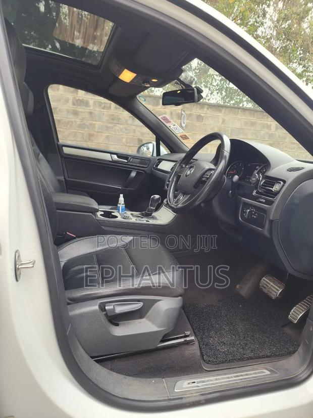 Volkswagen Touareg TDI R-Line 4dr SUV AWD (3.0L 6cyl Turbodiesel 8A)