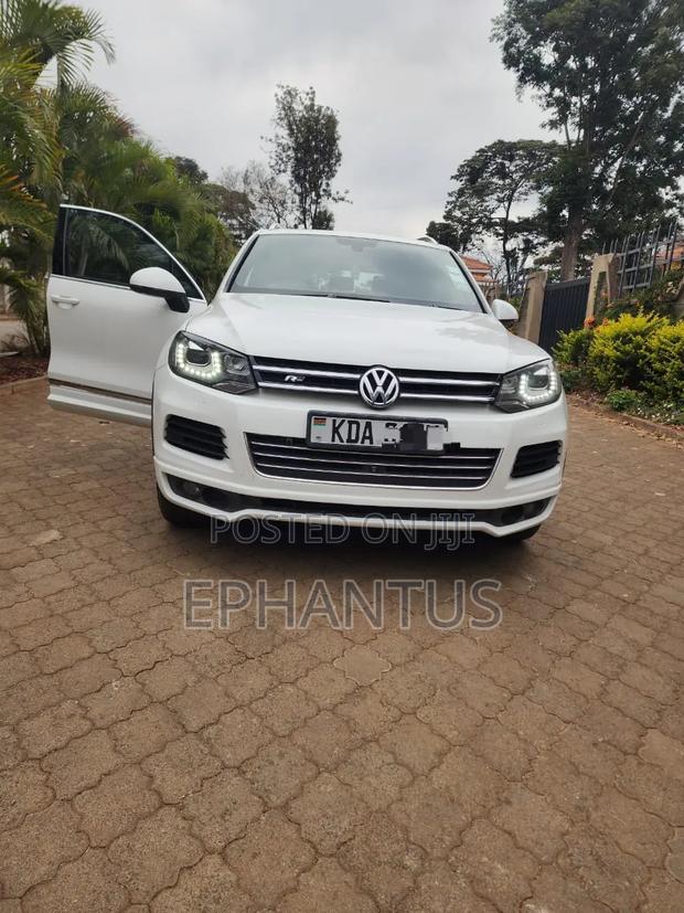 Volkswagen Touareg TDI R-Line 4dr SUV AWD (3.0L 6cyl Turbodiesel 8A)