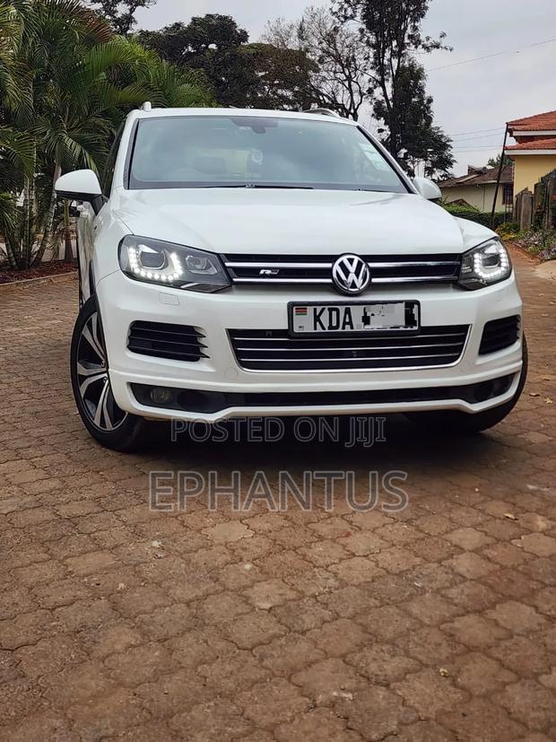 Volkswagen Touareg TDI R-Line 4dr SUV AWD (3.0L 6cyl Turbodiesel 8A)