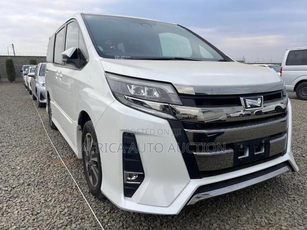 Toyota Noah 2.0 FWD (8 Seater) 2020 White