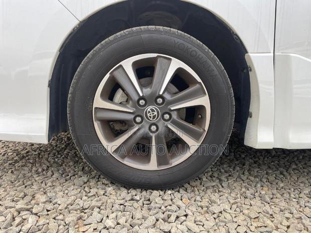 Toyota Noah 2.0 FWD (8 Seater) 2020 White