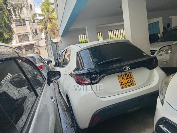 Toyota Yaris 2018 White