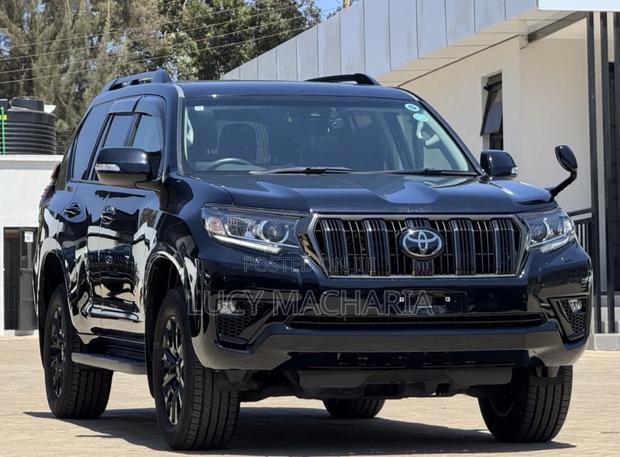 Toyota Land Cruiser Prado 2021 Black
