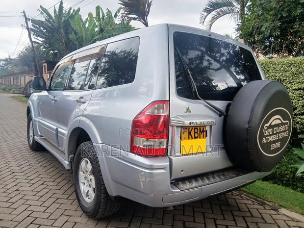 Mitsubishi Pajero 2005 Silver