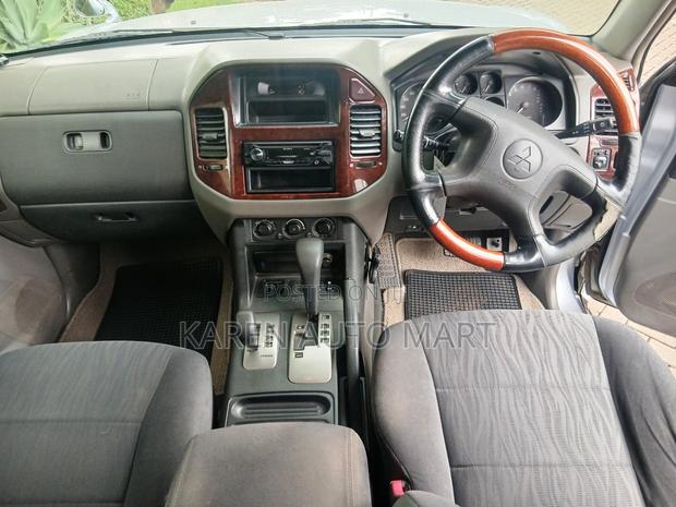 Mitsubishi Pajero 2005 Silver