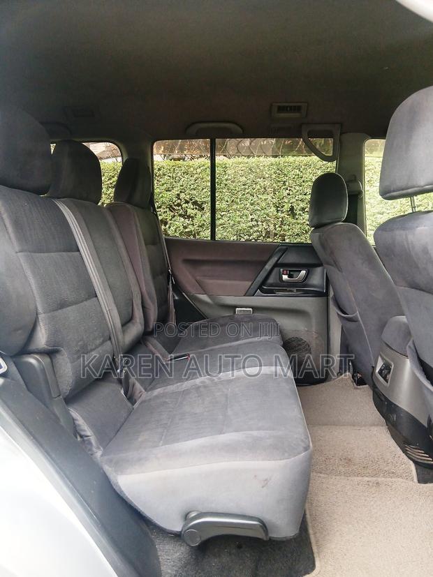 Mitsubishi Pajero 2005 Silver