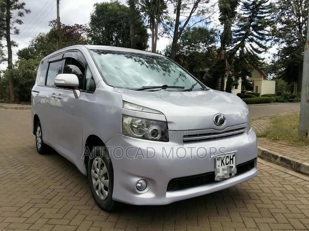 Toyota Voxy ZS 2WD 7-Seater 2008 Silver