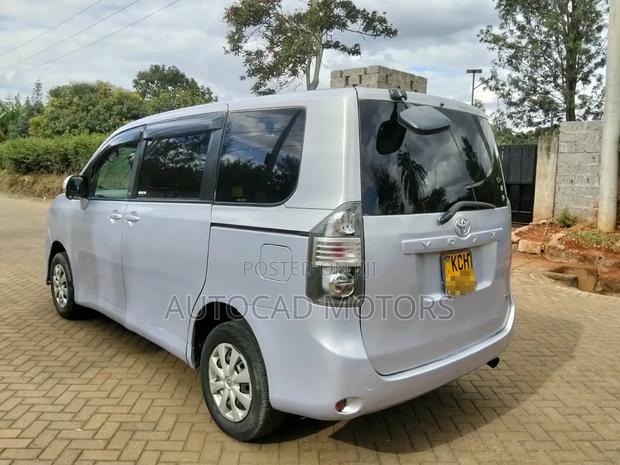 Toyota Voxy ZS 2WD 7-Seater 2008 Silver