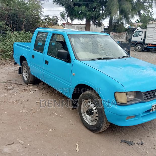 Isuzu Tougher 2001 Blue