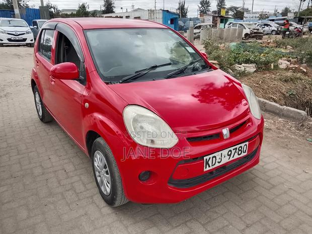 Toyota Passo 2015 Red