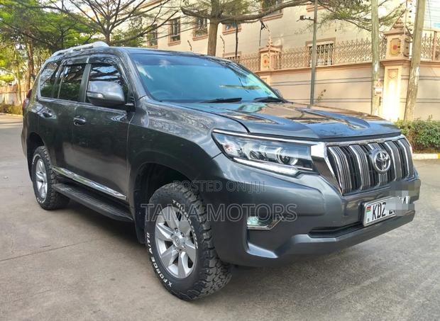 Toyota Land Cruiser Prado 2021 Gray