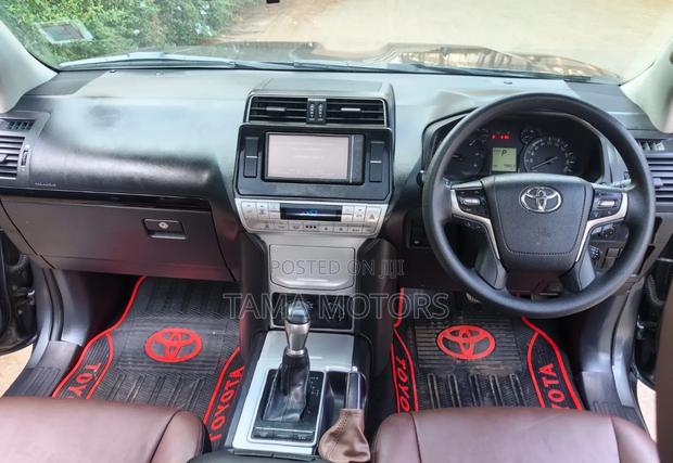 Toyota Land Cruiser Prado 2021 Gray