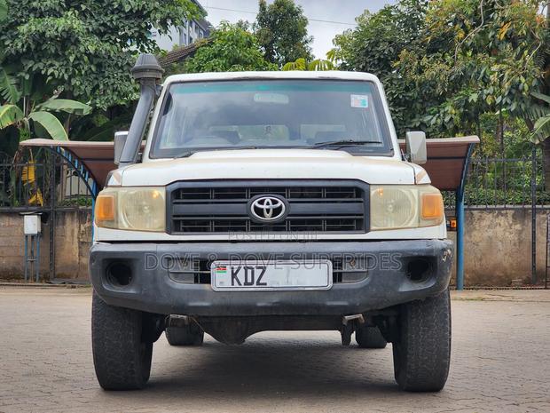 Toyota Land Cruiser Prado 4.0 i 2011 White