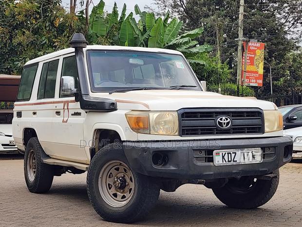 Toyota Land Cruiser Prado 4.0 i 2011 White
