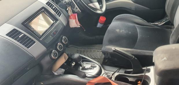 Mitsubishi Outlander 2009 Gray